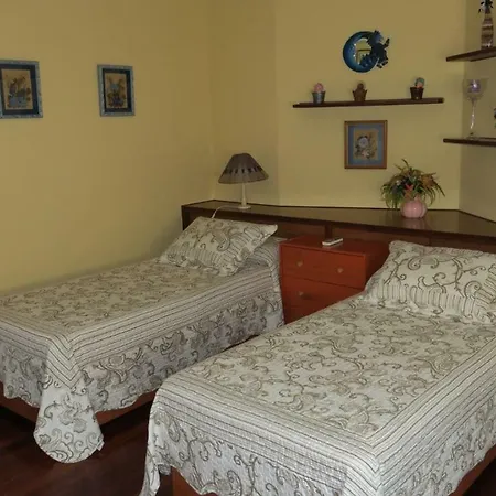 Casa Da Escola * Combarro